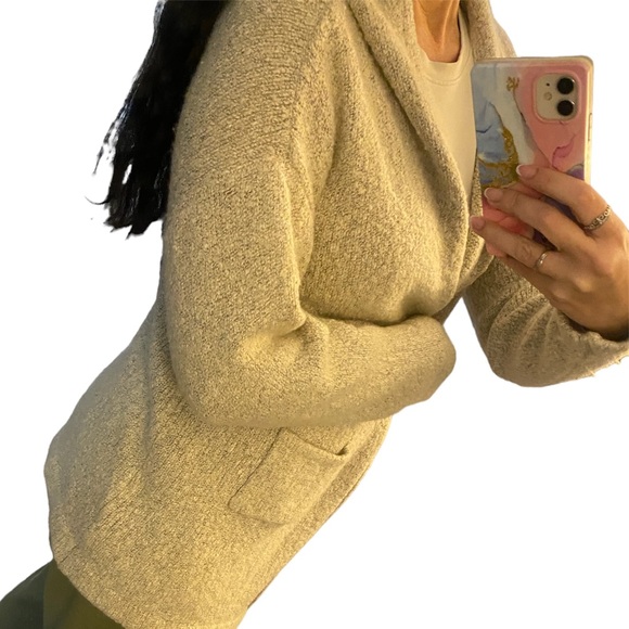 Hooded Jacket / Sweater - thick and heavy material - Picture 5 of 5
